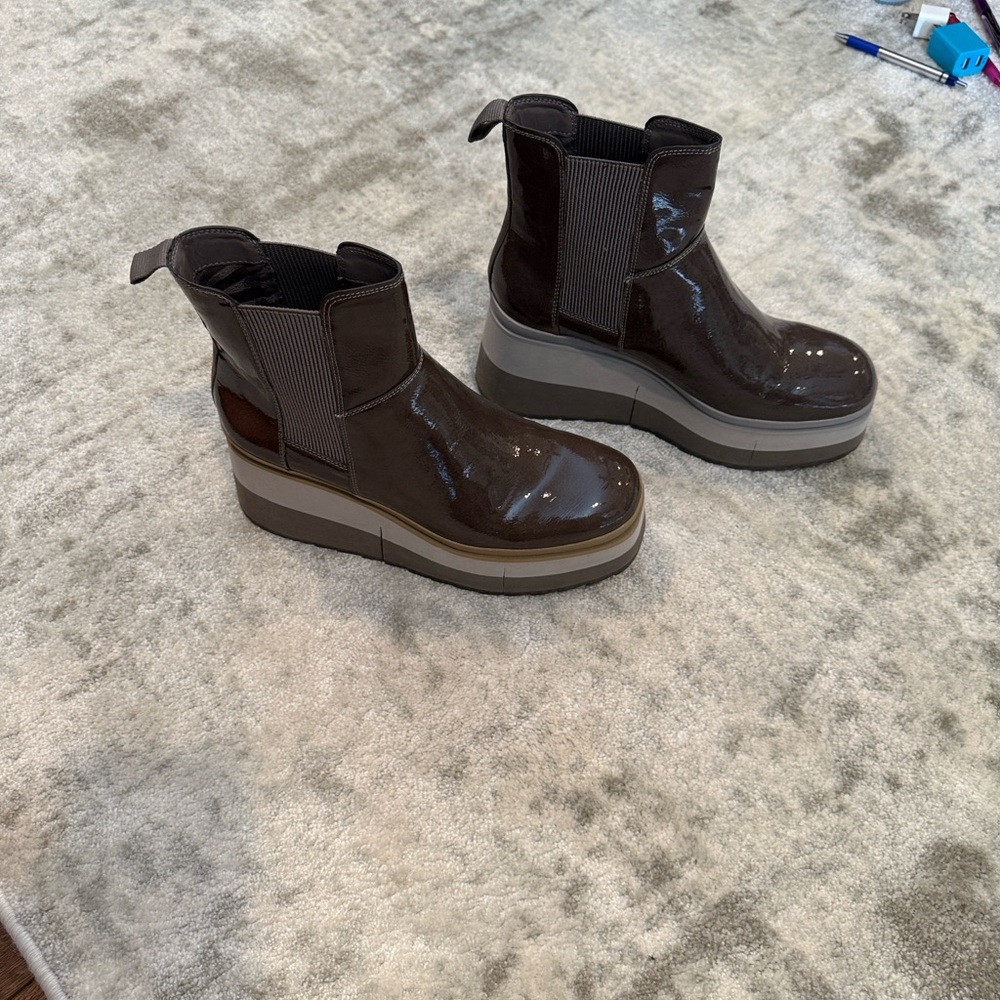 NEW!! Naked Feet Glossy Brown Ankle Boots GUILD IN MUD PLATFORM - Picture 11 of 12